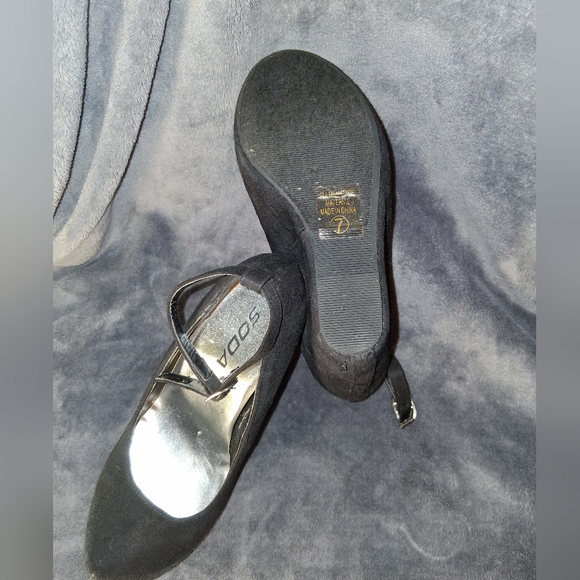 Soda Black Wedge Shoes - Picture 4 of 4